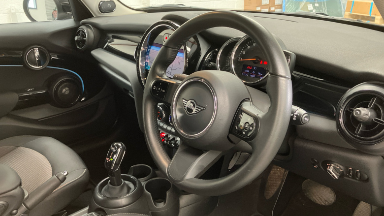 MINI Hatchback 1.5 Cooper Classic 5dr Auto Petrol Hatchback